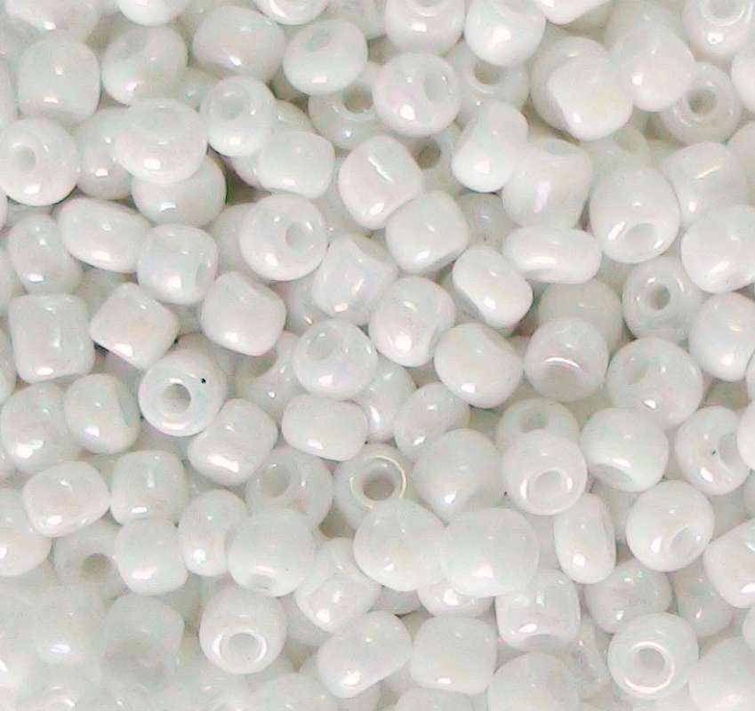 Rocailles 2,6mm opak gelüstert weiß