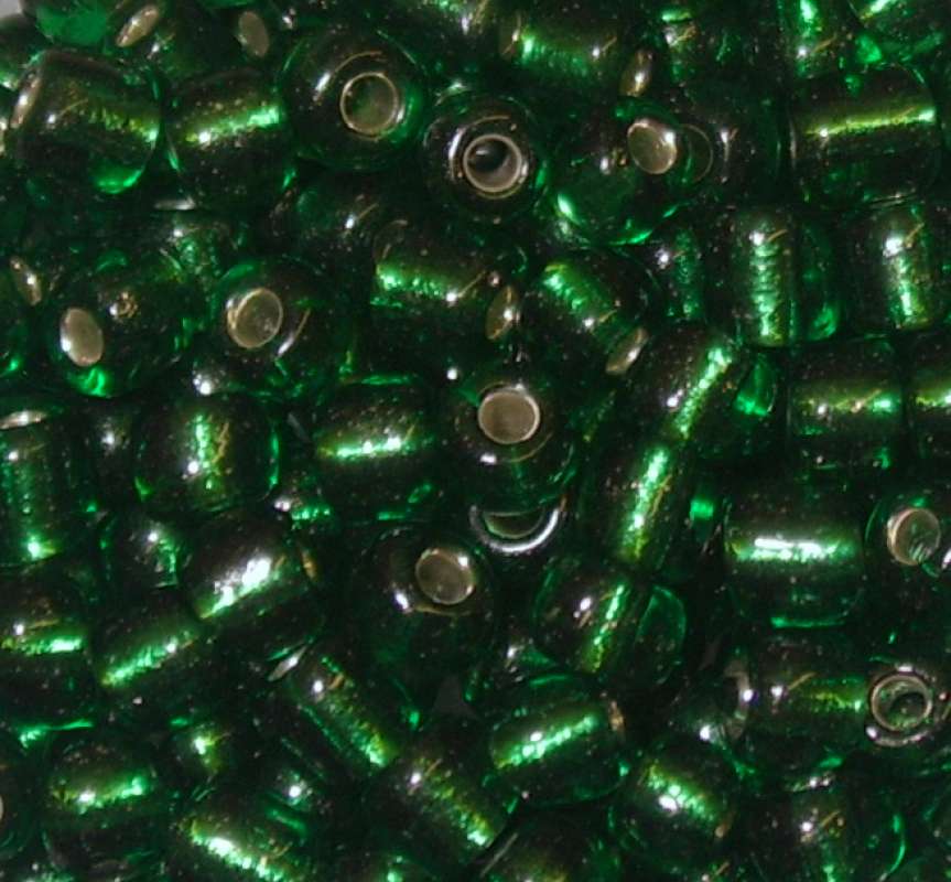 Rocailles 4mm mit Silbereinzug grün