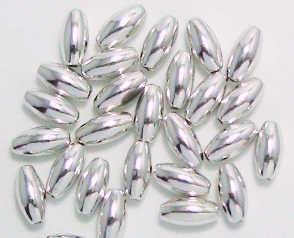 Plastik-Oliven 6x3mm silber